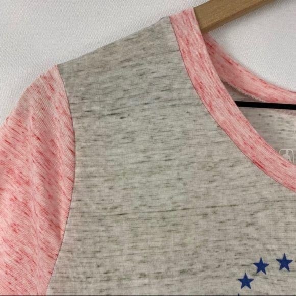 NWT NBA Philadelphia 76ers Gray & Red T-Shirt L - Picture 4 of 6